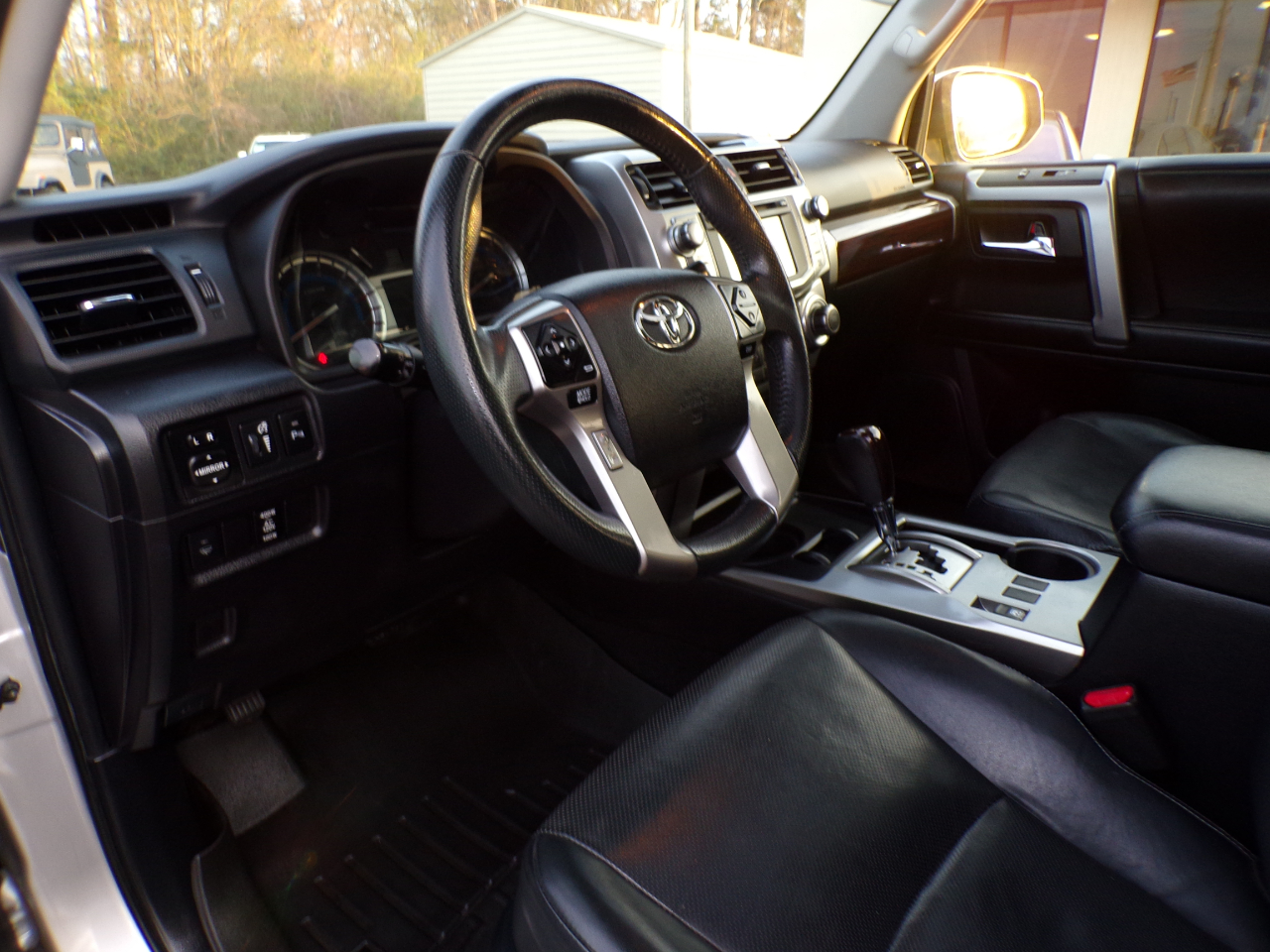 Toyota 4Runner RWD 4dr V6 Limited (Natl) 2015