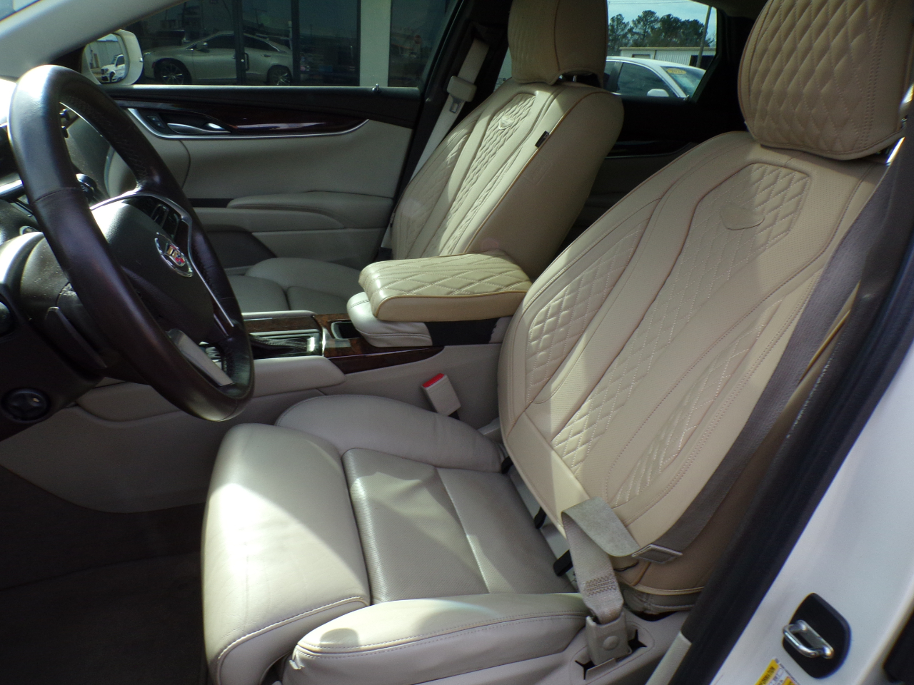 Cadillac XTS 4dr Sdn Premium FWD 2013