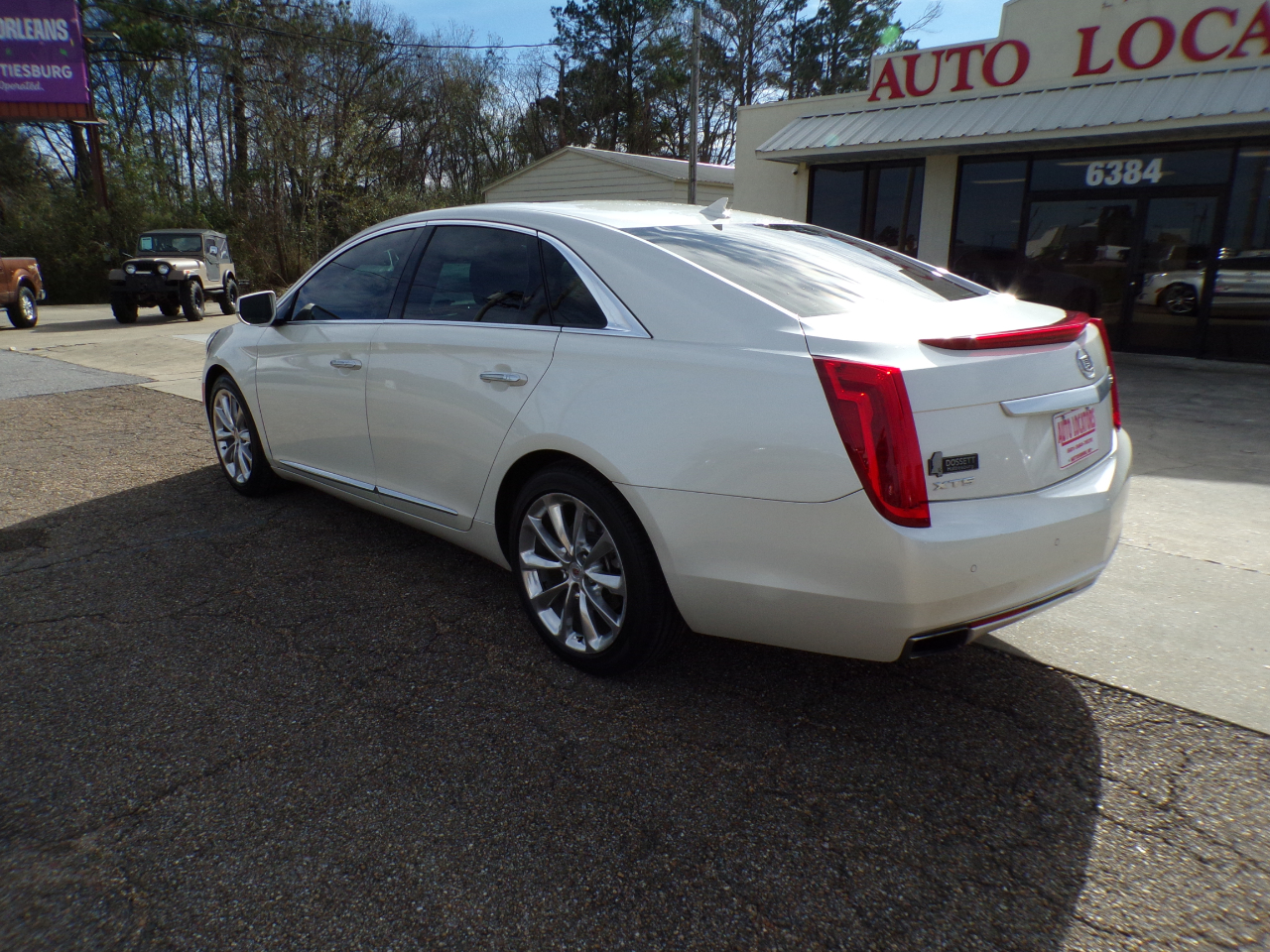 Cadillac XTS 4dr Sdn Premium FWD 2013