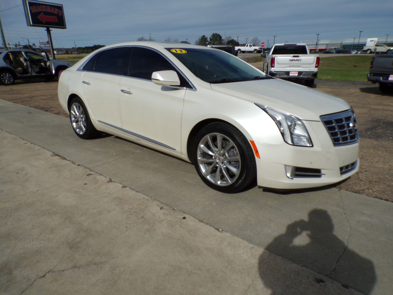 Cadillac XTS 4dr Sdn Premium FWD 2013