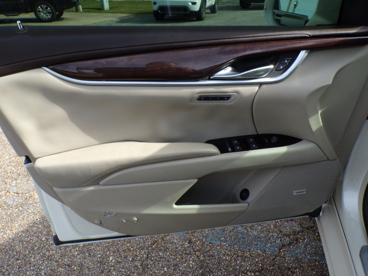 Cadillac XTS 4dr Sdn Premium FWD 2013