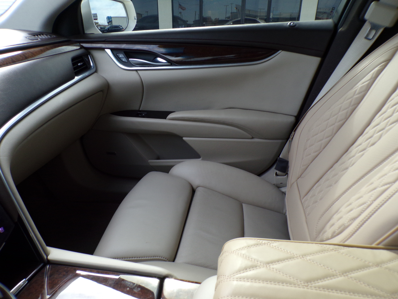 Cadillac XTS 4dr Sdn Premium FWD 2013