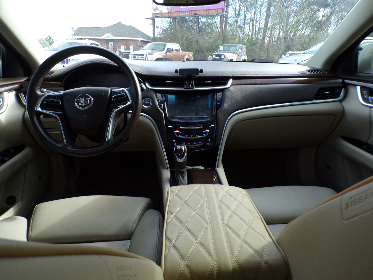 Cadillac XTS 4dr Sdn Premium FWD 2013