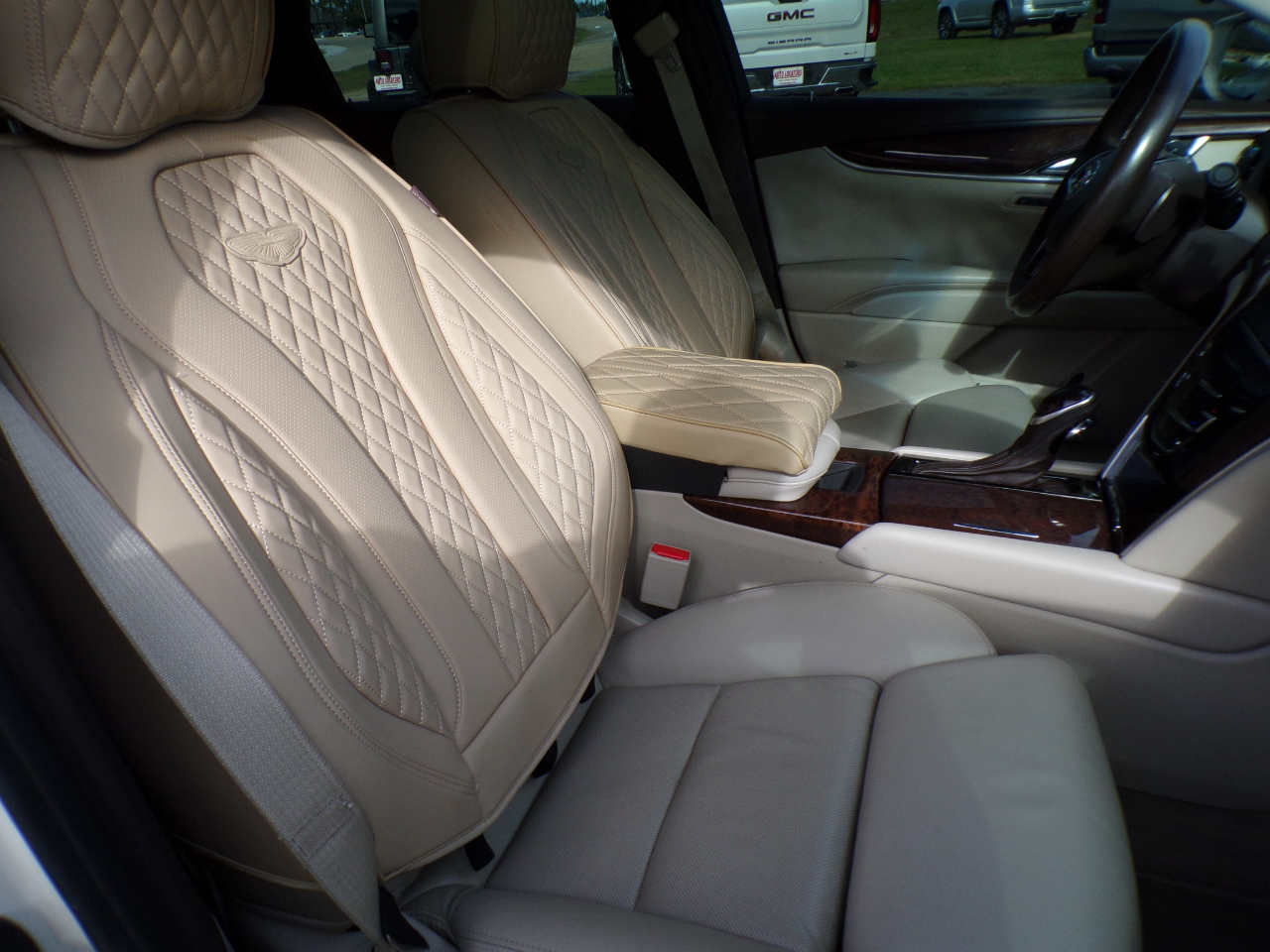 Cadillac XTS 4dr Sdn Premium FWD 2013