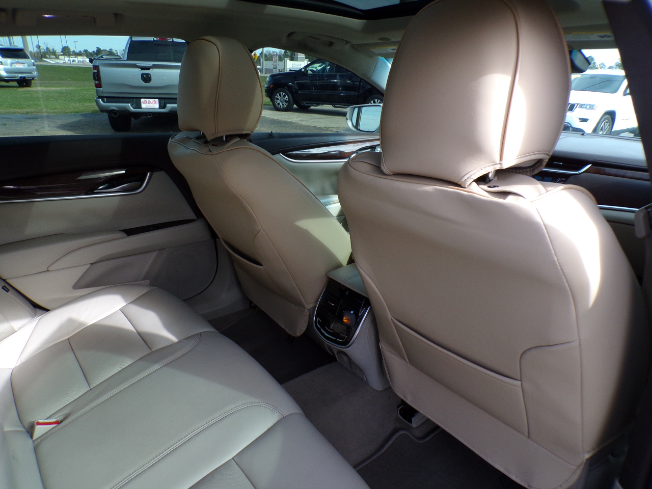 Cadillac XTS 4dr Sdn Premium FWD 2013