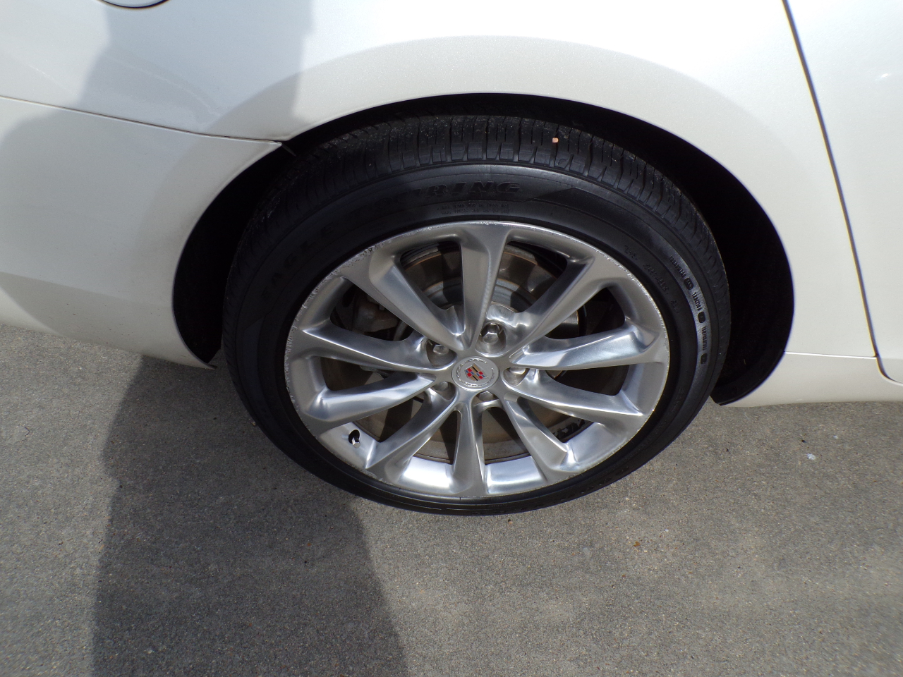 Cadillac XTS 4dr Sdn Premium FWD 2013