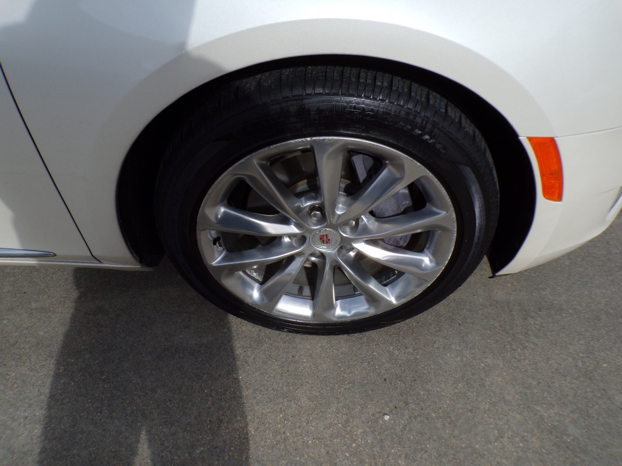 Cadillac XTS 4dr Sdn Premium FWD 2013