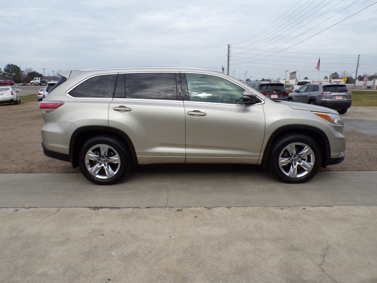Toyota Highlander FWD 4dr V6 Limited (Natl) 2016