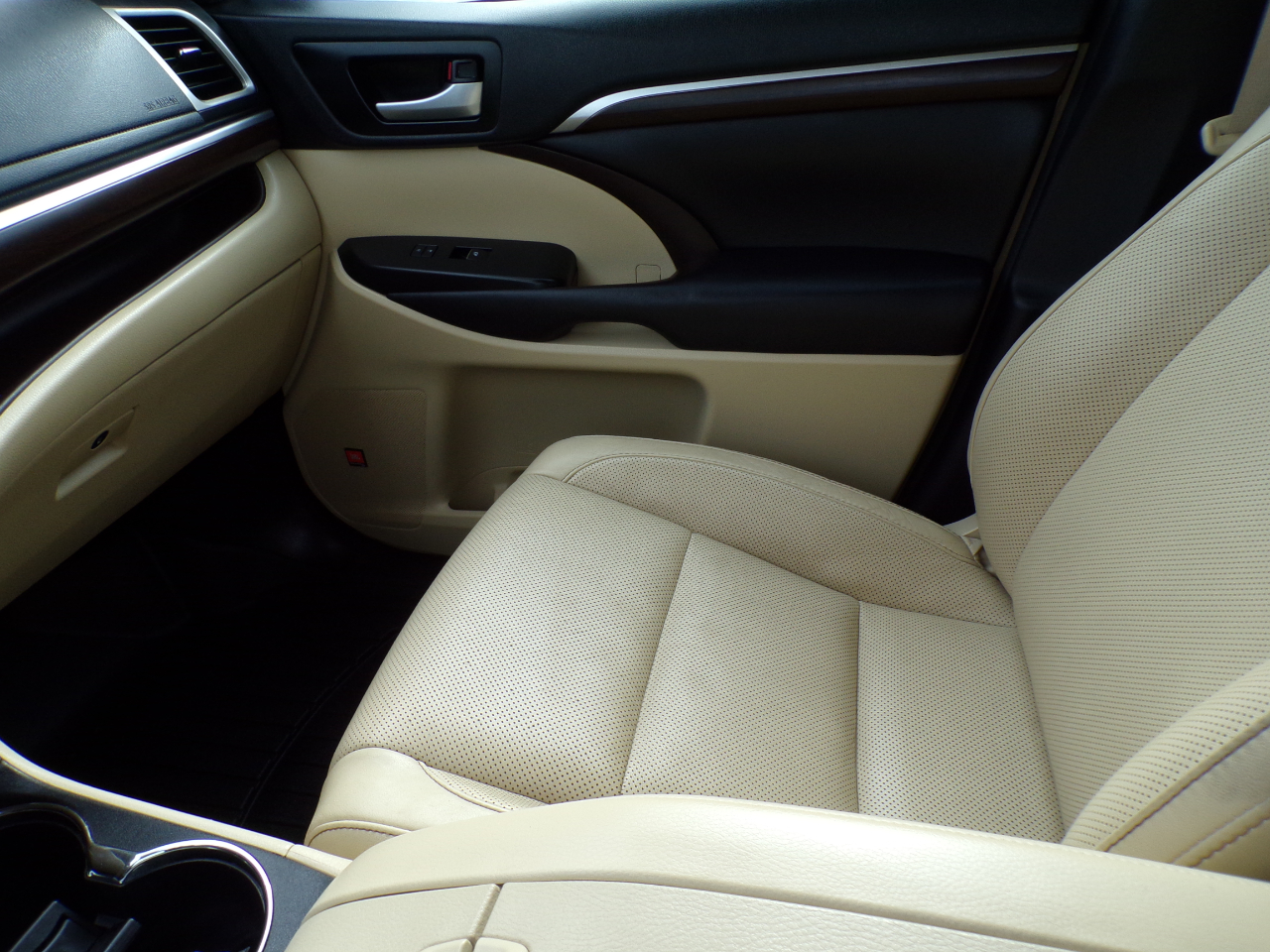 Toyota Highlander FWD 4dr V6 Limited (Natl) 2016