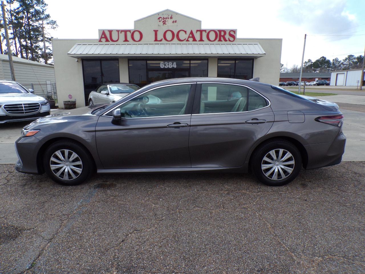 Toyota Camry Hybrid LE CVT (Natl) 2022