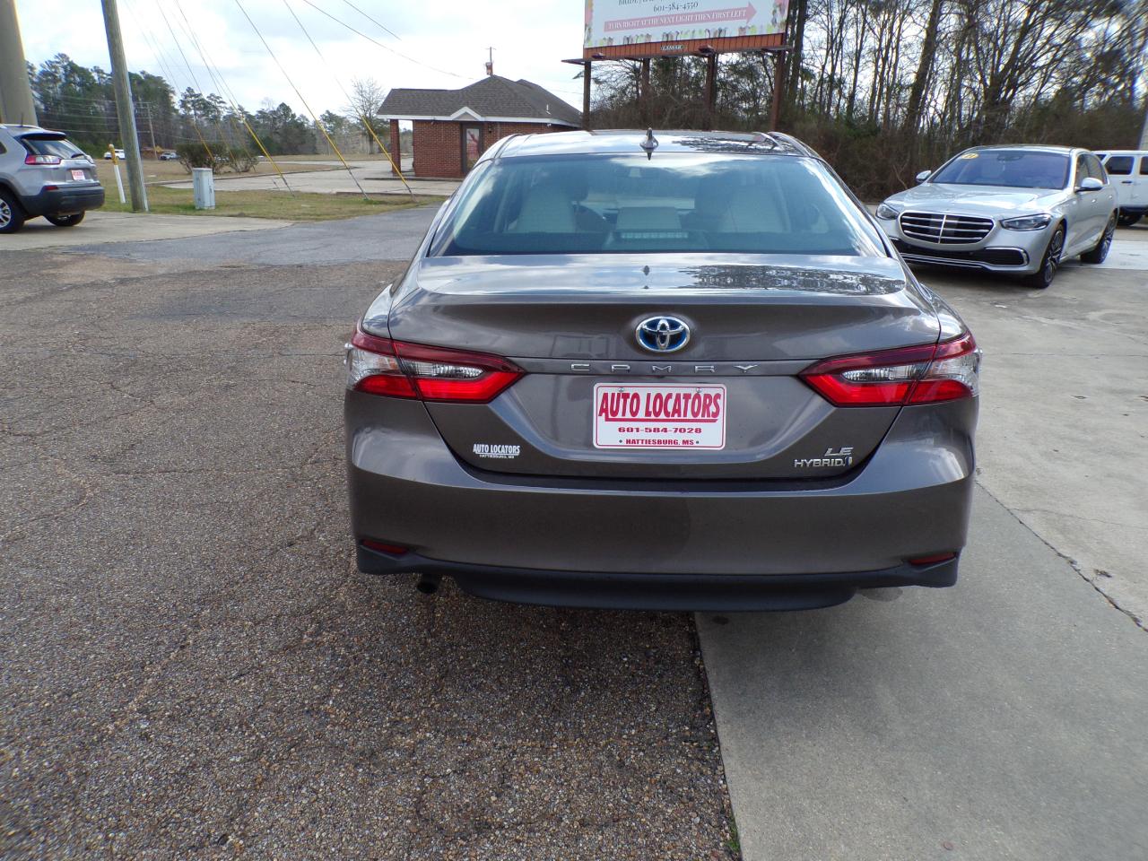 Toyota Camry Hybrid LE CVT (Natl) 2022