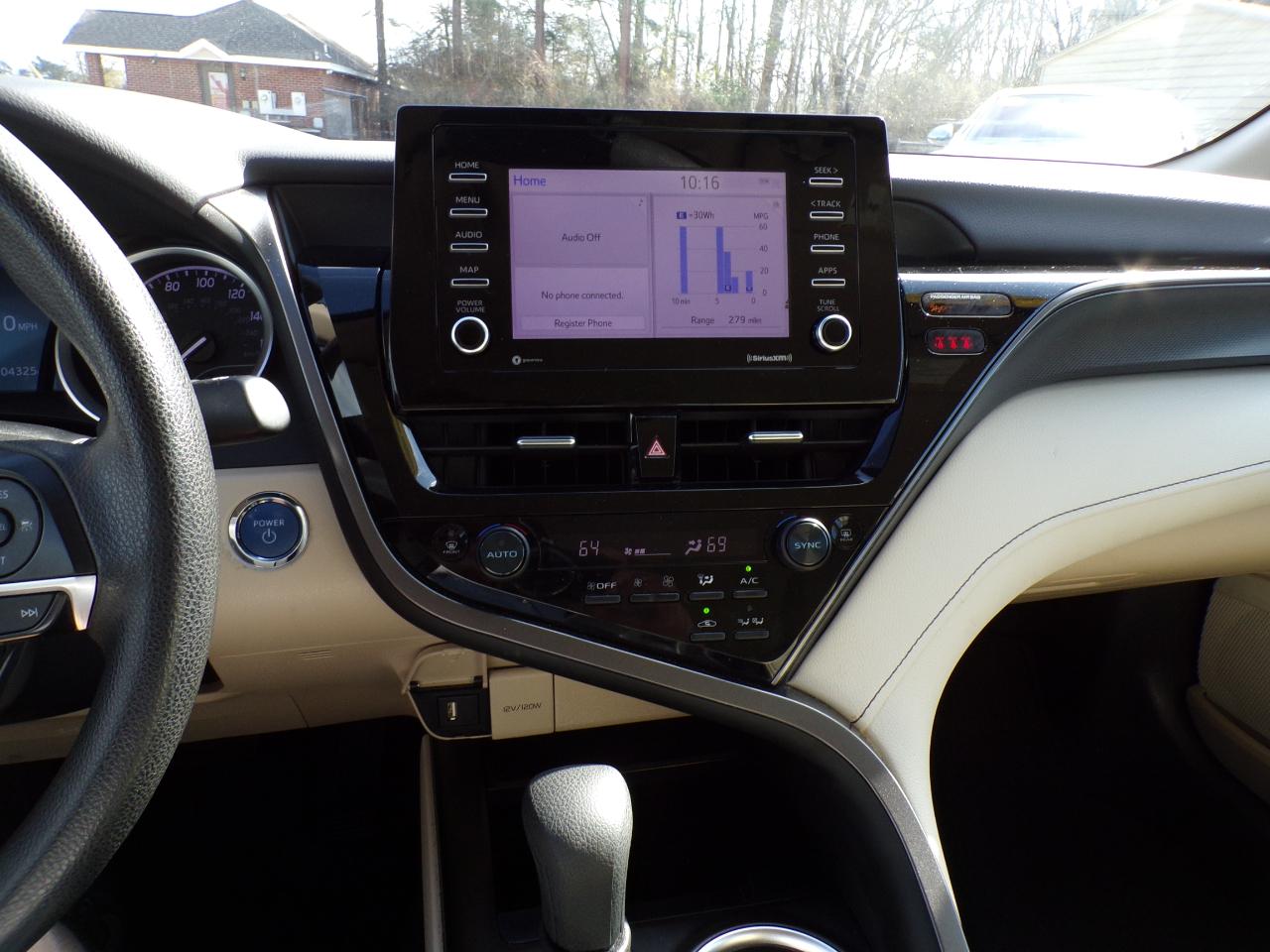 Toyota Camry Hybrid LE CVT (Natl) 2022