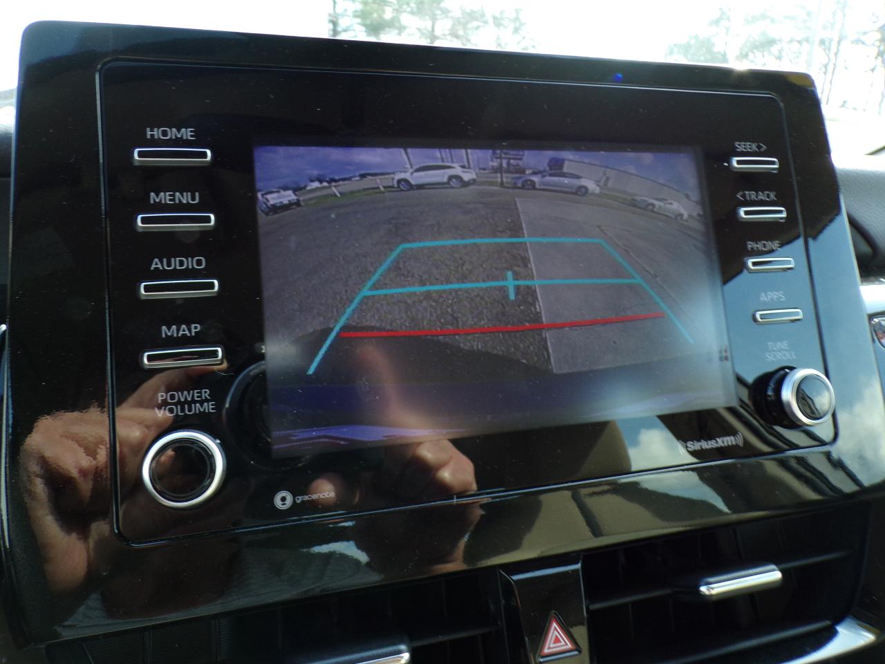 Toyota Camry Hybrid LE CVT (Natl) 2022