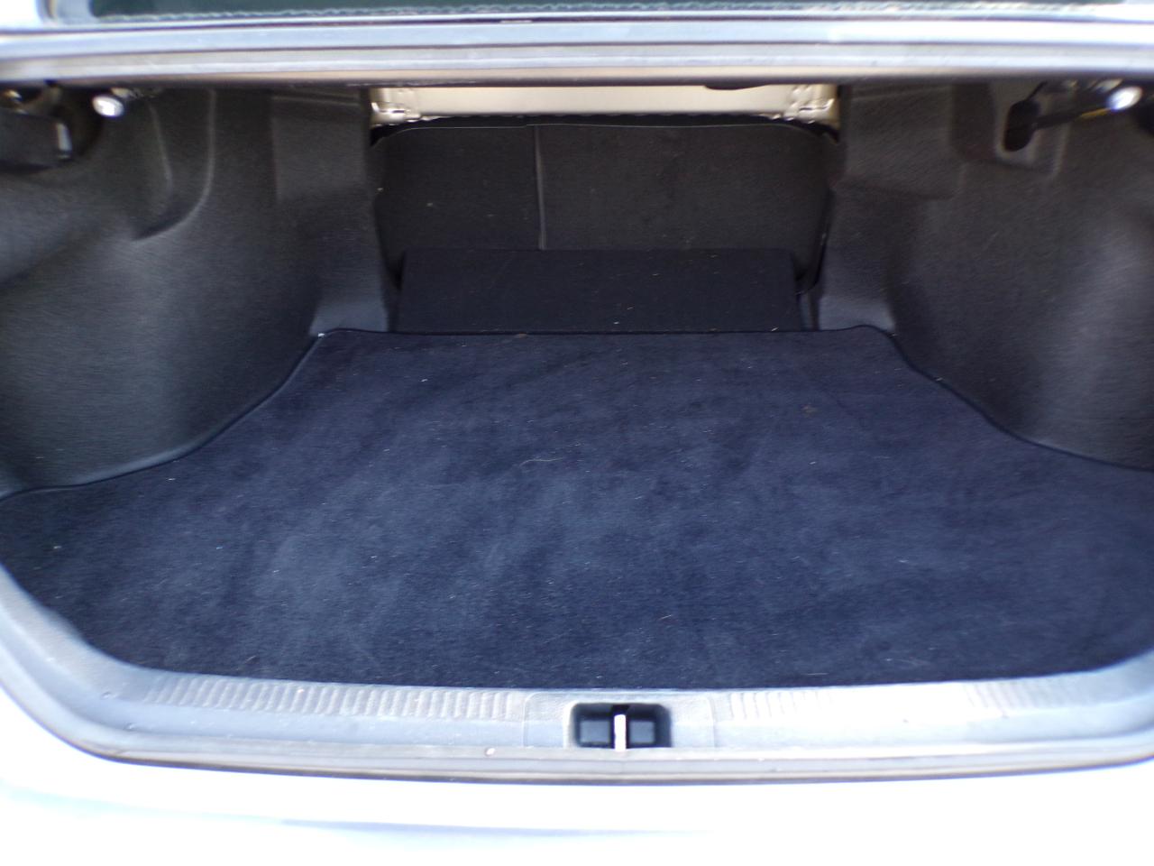 Toyota Camry Hybrid LE CVT (Natl) 2022