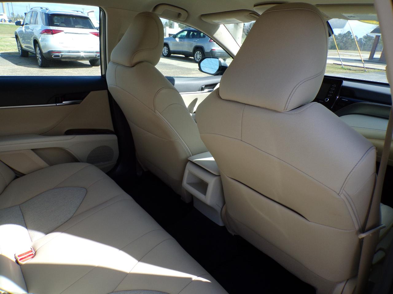 Toyota Camry Hybrid LE CVT (Natl) 2022