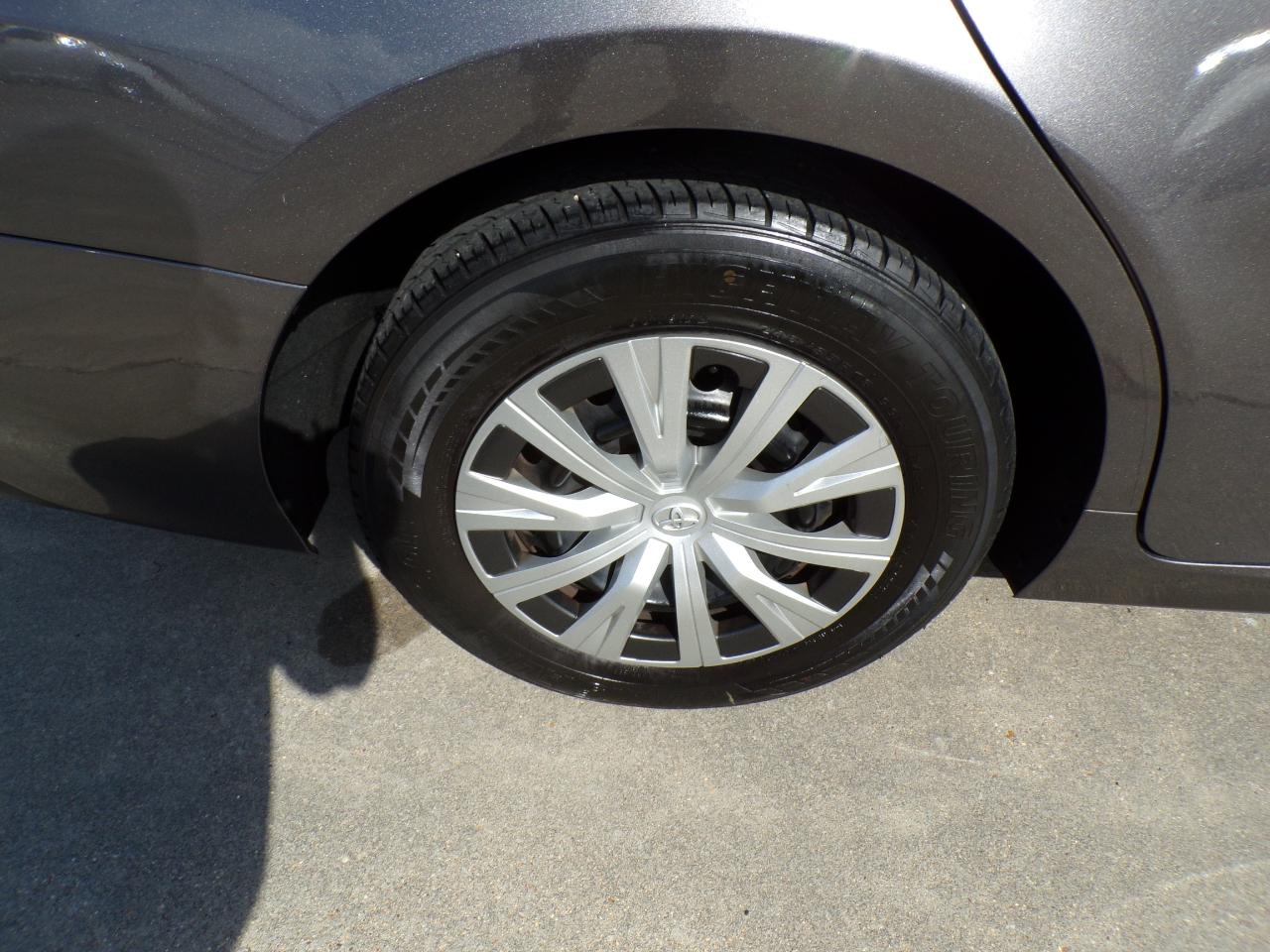 Toyota Camry Hybrid LE CVT (Natl) 2022