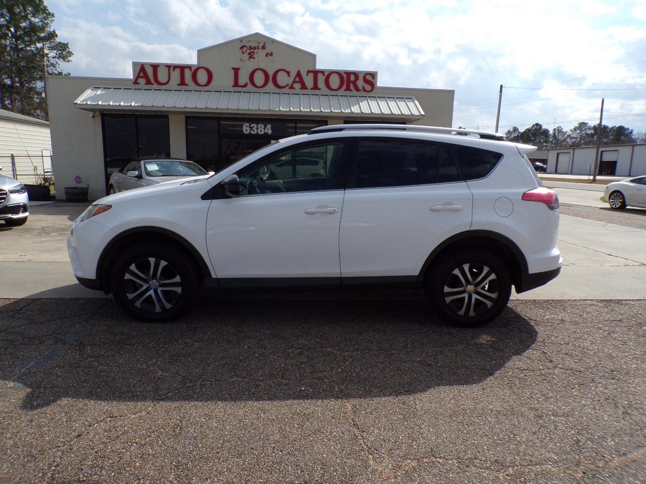 Toyota RAV4 LE FWD (Natl) 2018