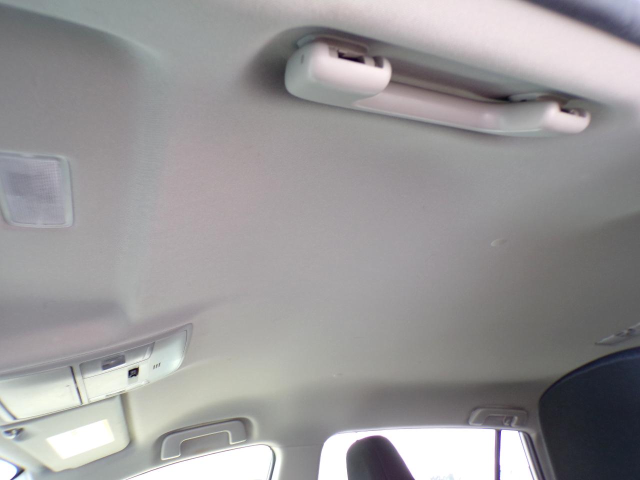 Toyota RAV4 LE FWD (Natl) 2018