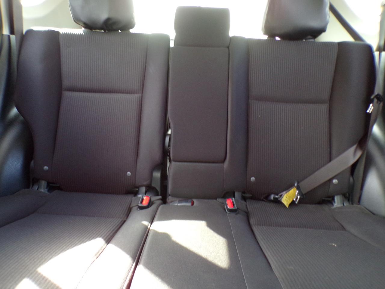 Toyota RAV4 LE FWD (Natl) 2018