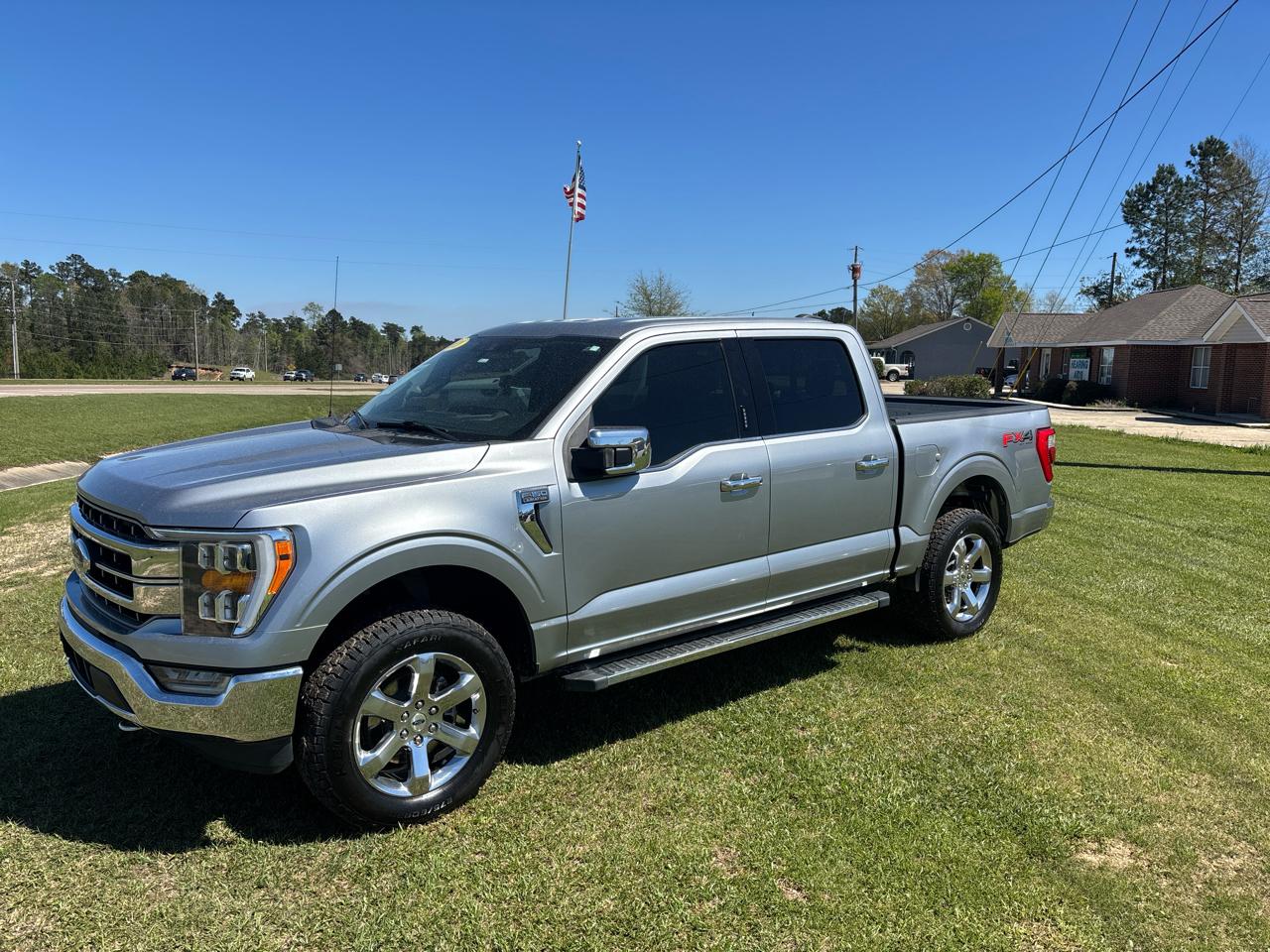 2021 Ford F-150 SuperCrew 150" Lariat 4WD