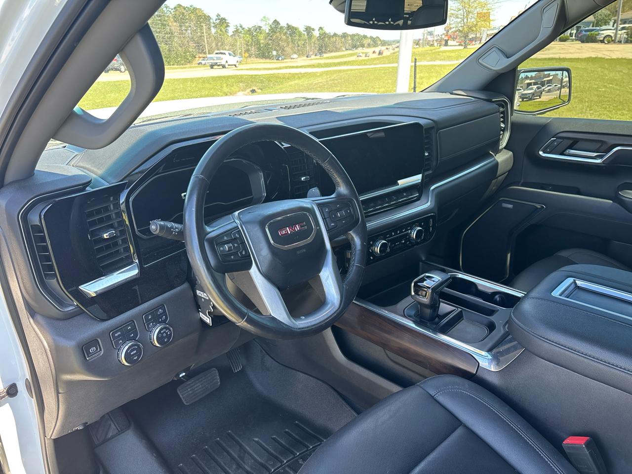 GMC Sierra 1500 4WD Crew Cab 147" SLT 2022