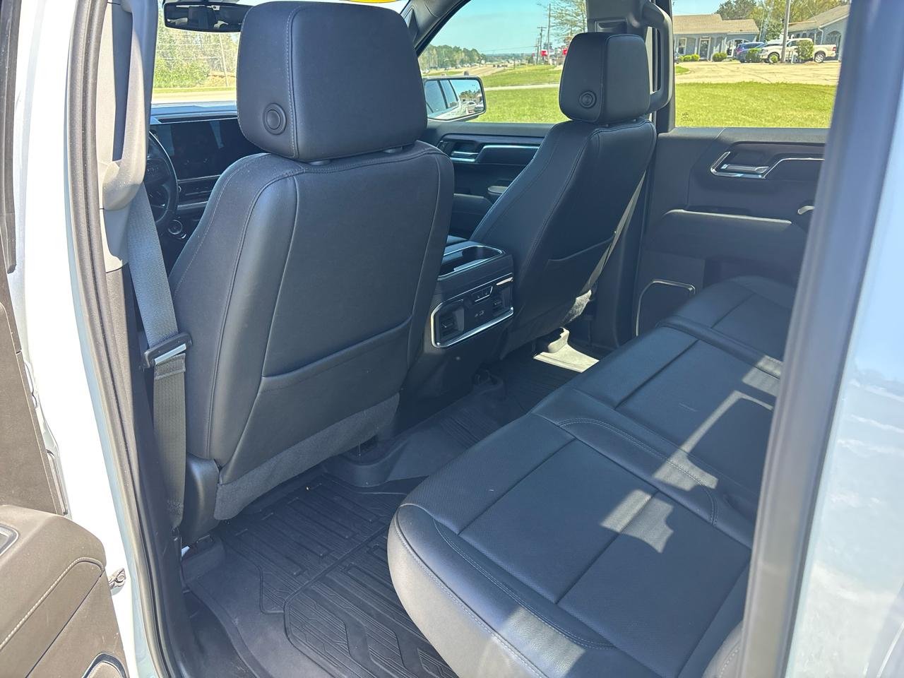 GMC Sierra 1500 4WD Crew Cab 147" SLT 2022