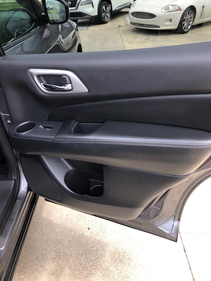 Nissan Pathfinder 2WD 4dr Platinum 2015