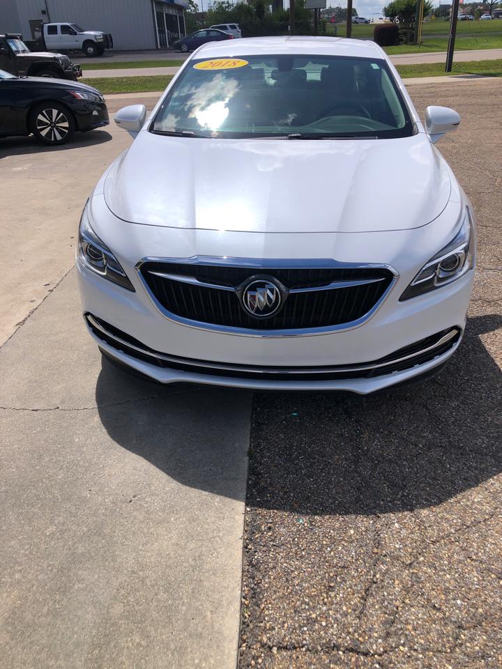 Buick LaCrosse 4dr Sdn Essence FWD 2018