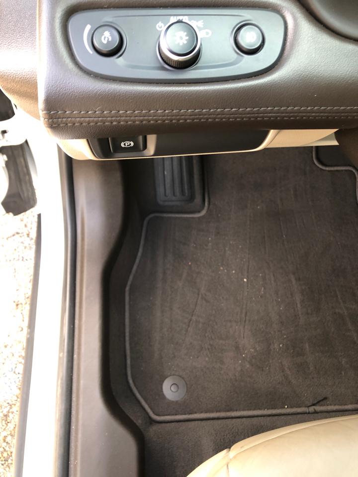 Buick LaCrosse 4dr Sdn Essence FWD 2018