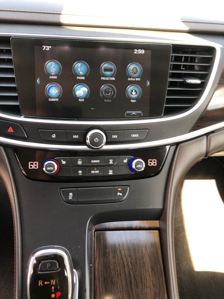 Buick LaCrosse 4dr Sdn Essence FWD 2018