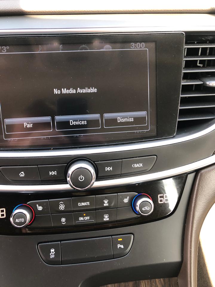 Buick LaCrosse 4dr Sdn Essence FWD 2018