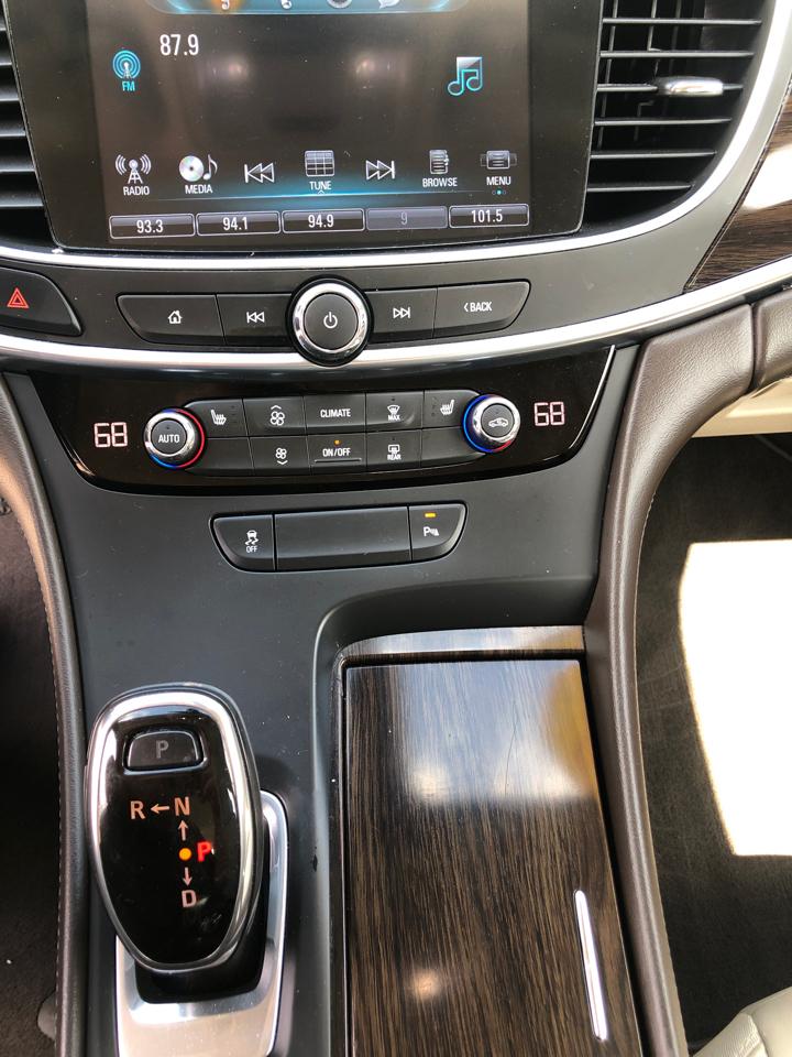 Buick LaCrosse 4dr Sdn Essence FWD 2018