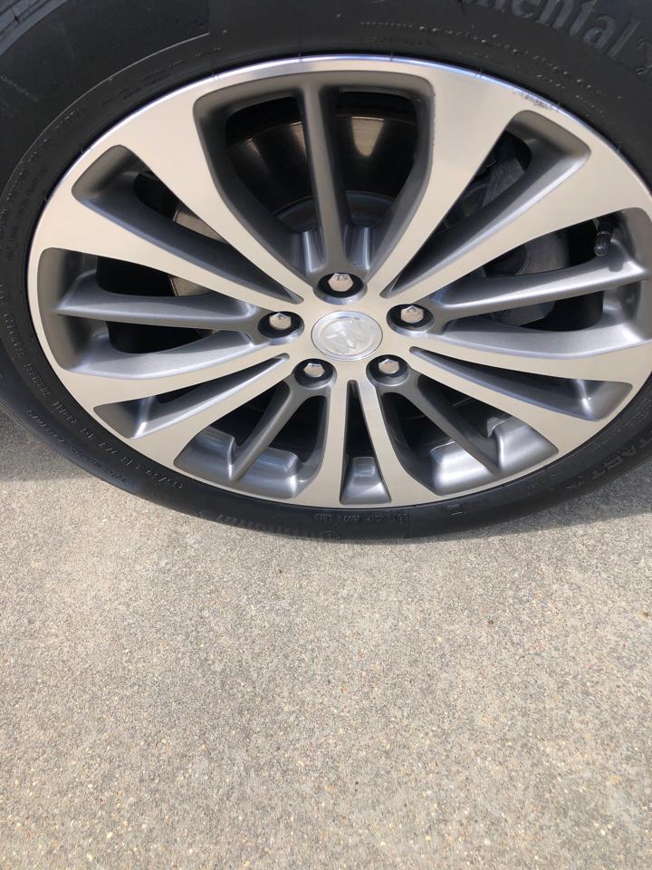 Buick LaCrosse 4dr Sdn Essence FWD 2018