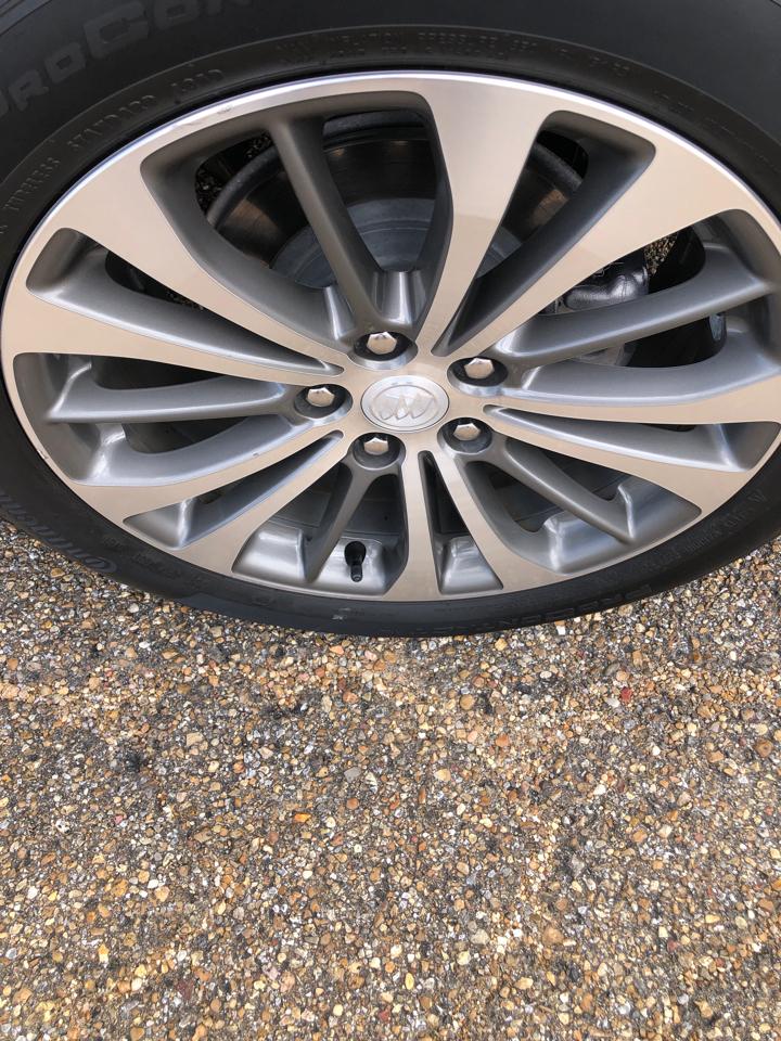 Buick LaCrosse 4dr Sdn Essence FWD 2018