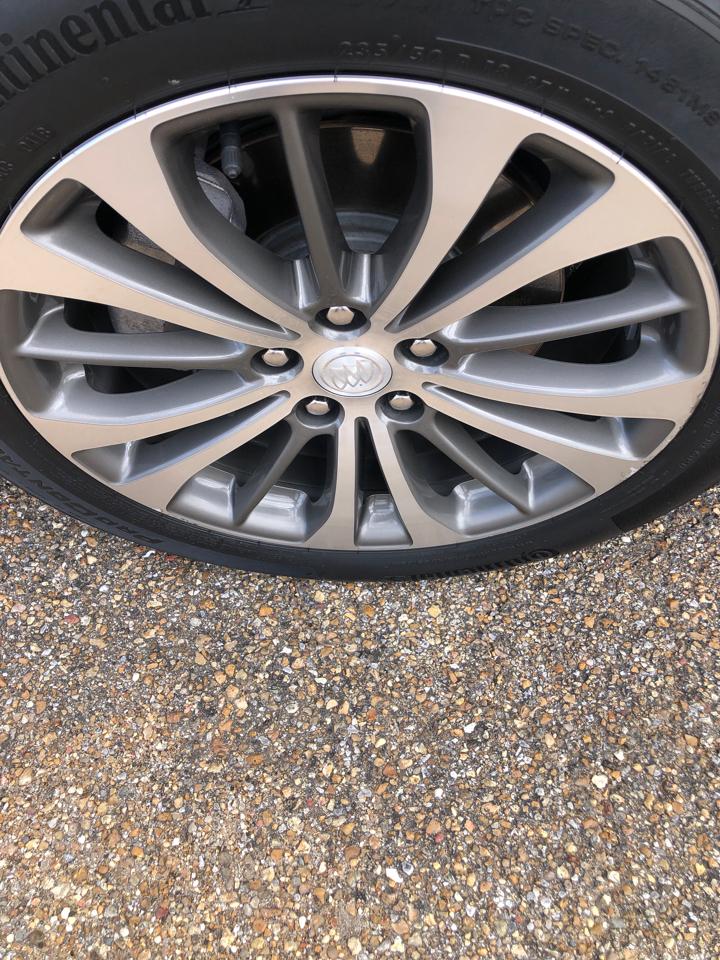 Buick LaCrosse 4dr Sdn Essence FWD 2018