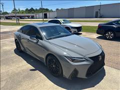 2022 Lexus IS 