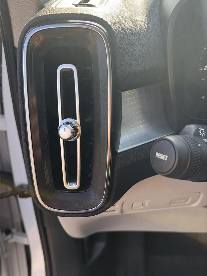 Volvo XC40 T5 AWD Momentum 2022