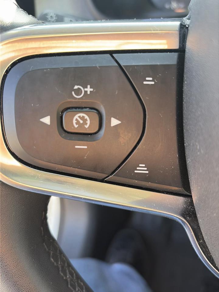 Volvo XC40 T5 AWD Momentum 2022