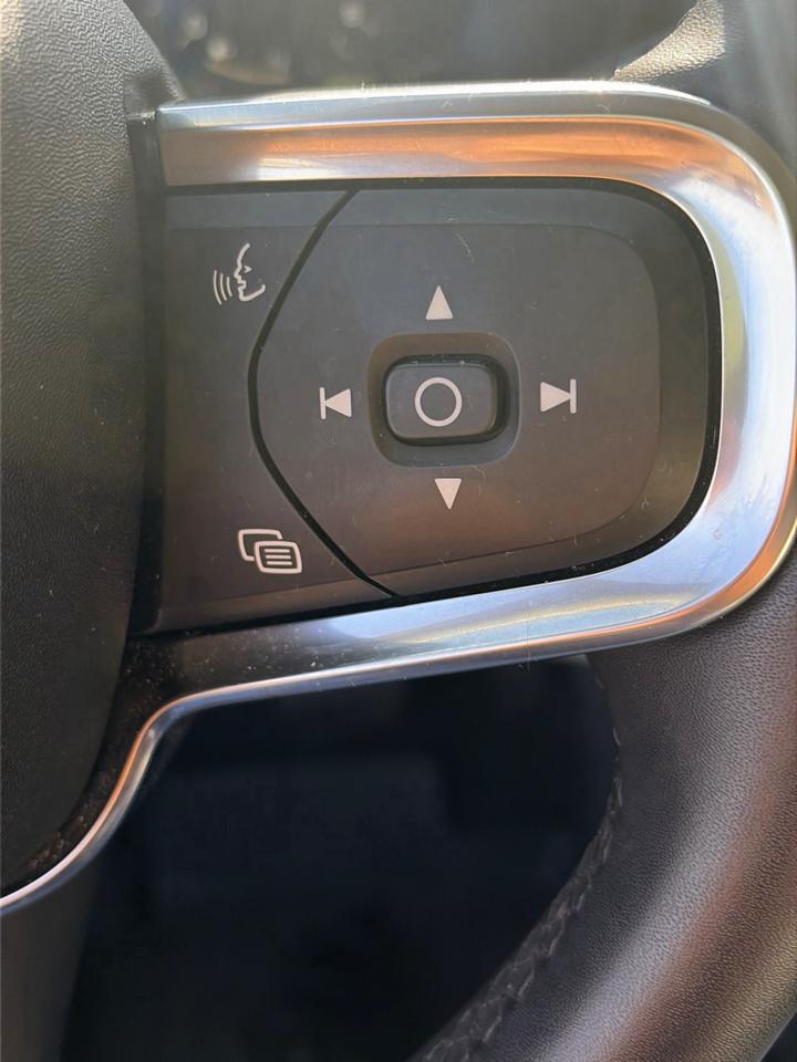 Volvo XC40 T5 AWD Momentum 2022