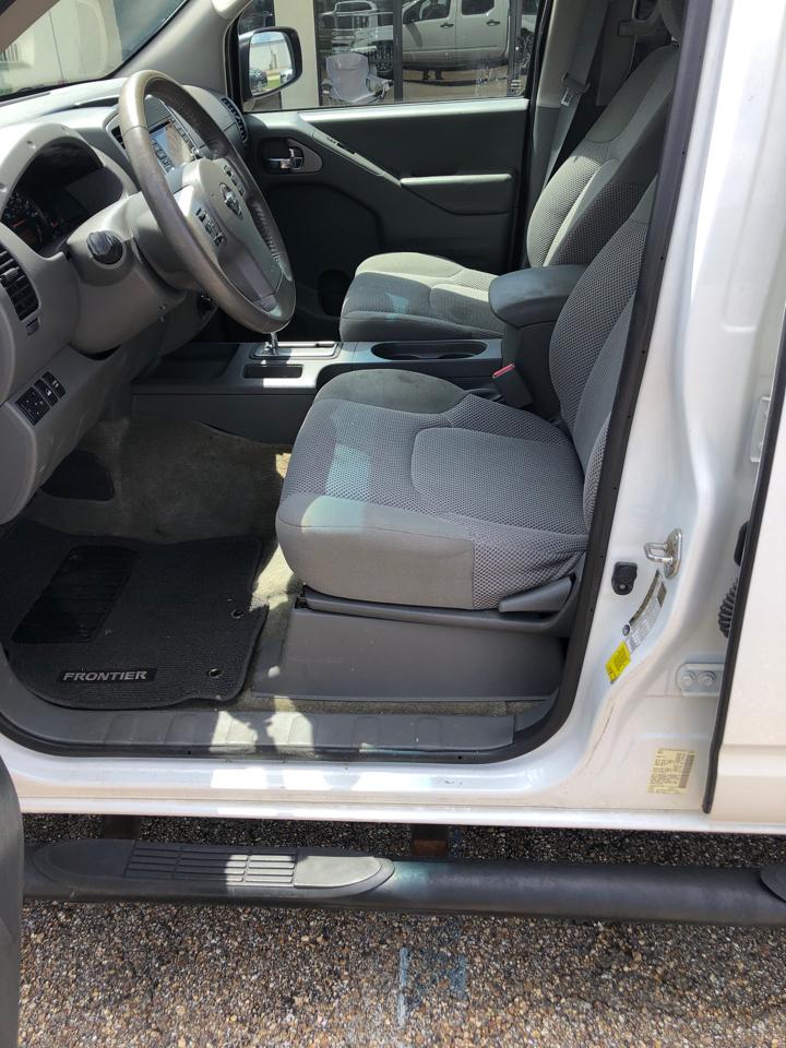 Nissan Frontier 2017.5 Crew Cab 4x4 SV V6 Auto 2017