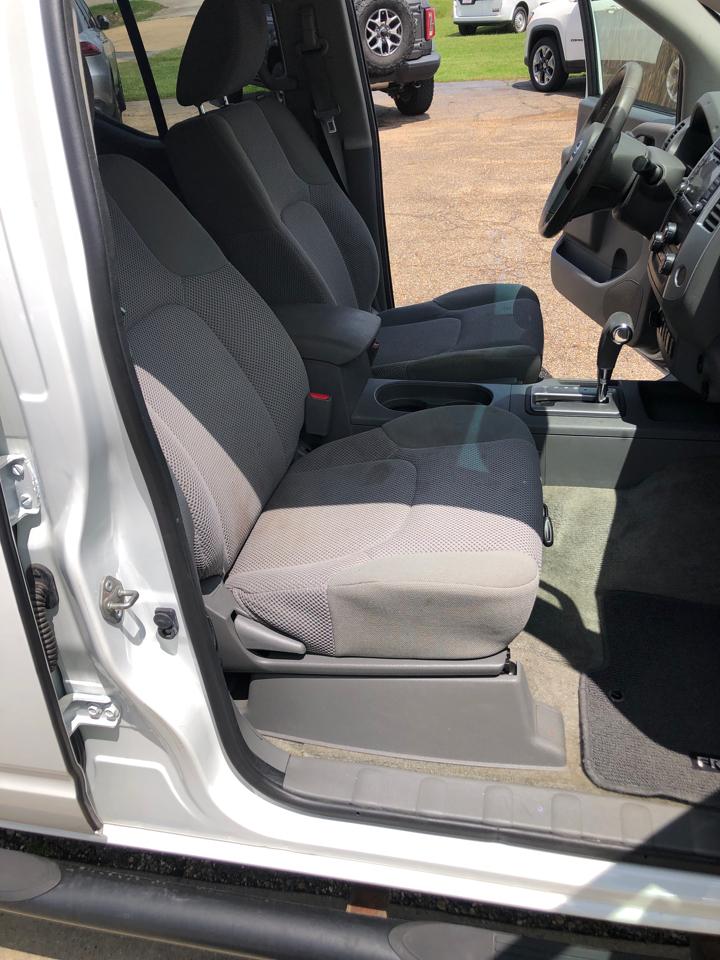 Nissan Frontier 2017.5 Crew Cab 4x4 SV V6 Auto 2017