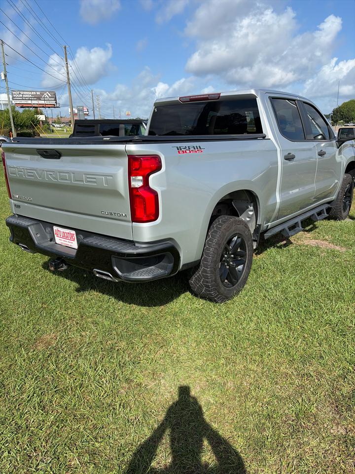 Chevrolet Silverado 1500 Crew Cab Crew Cab 143.5" WB 4WD Z71 2021