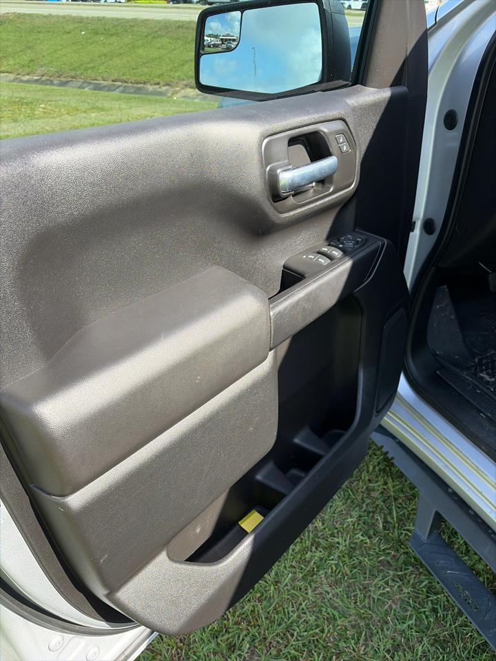 Chevrolet Silverado 1500 Crew Cab Crew Cab 143.5" WB 4WD Z71 2021