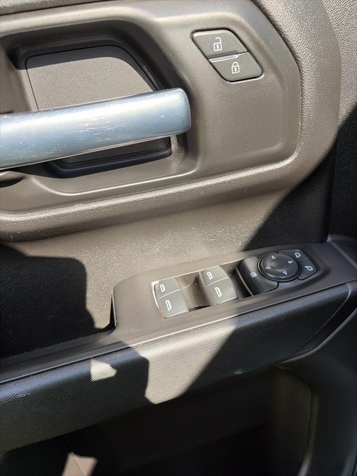Chevrolet Silverado 1500 Crew Cab Crew Cab 143.5" WB 4WD Z71 2021