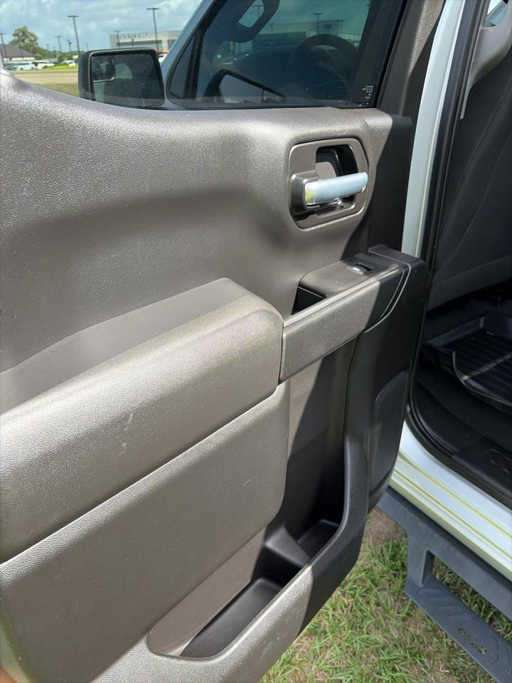 Chevrolet Silverado 1500 Crew Cab Crew Cab 143.5" WB 4WD Z71 2021