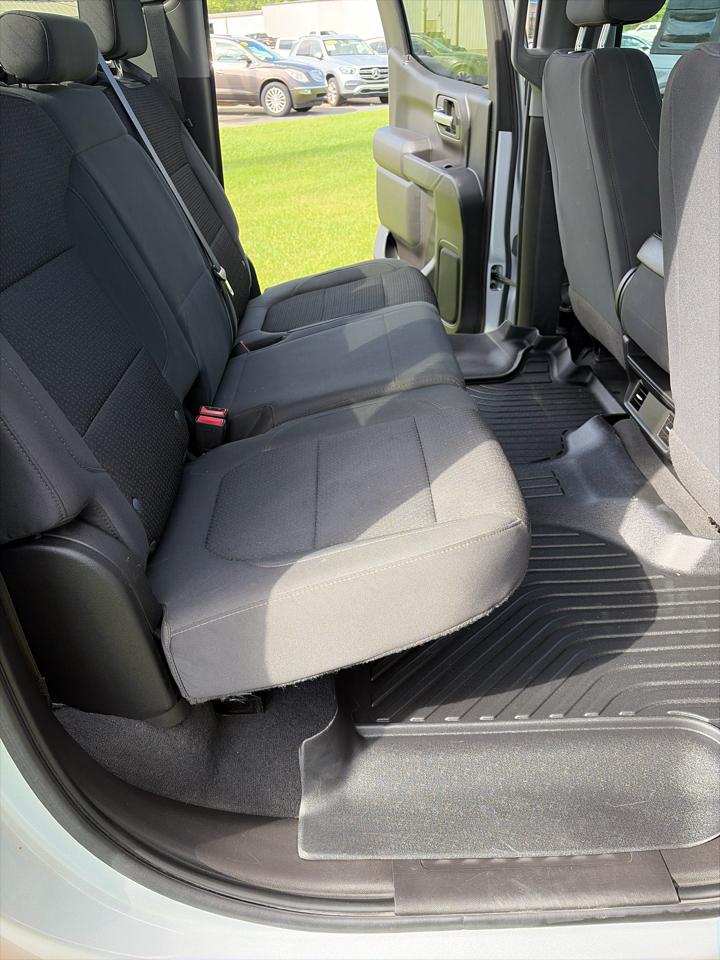 Chevrolet Silverado 1500 Crew Cab Crew Cab 143.5" WB 4WD Z71 2021