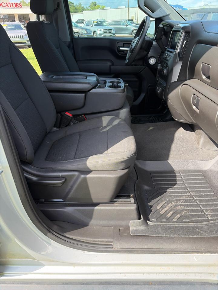 Chevrolet Silverado 1500 Crew Cab Crew Cab 143.5" WB 4WD Z71 2021