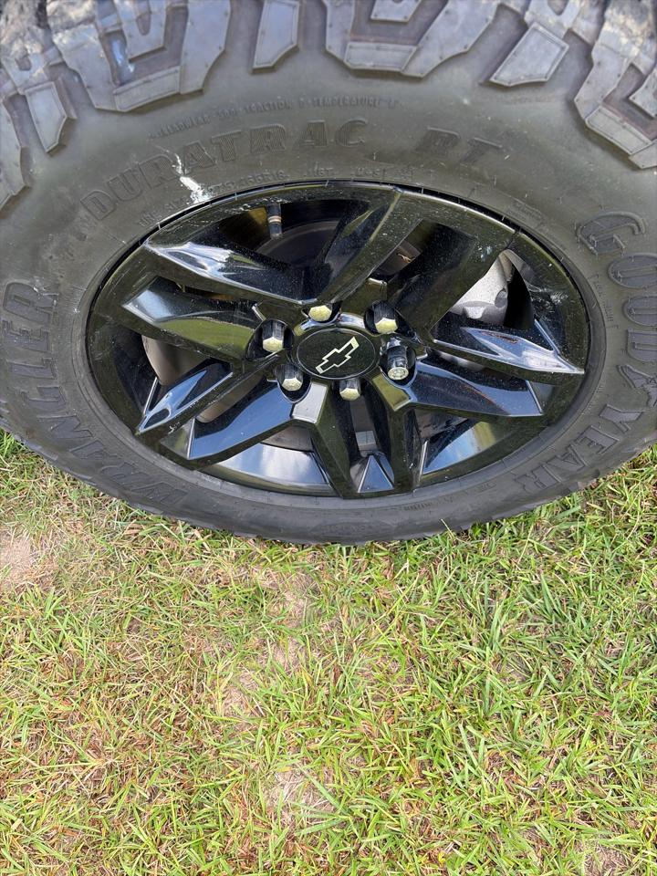 Chevrolet Silverado 1500 Crew Cab Crew Cab 143.5" WB 4WD Z71 2021