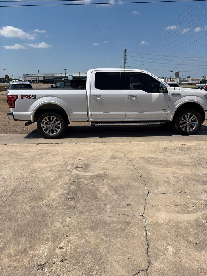 Ford F-150 4WD SuperCrew 157" Lariat w/HD Payload Pkg 2015