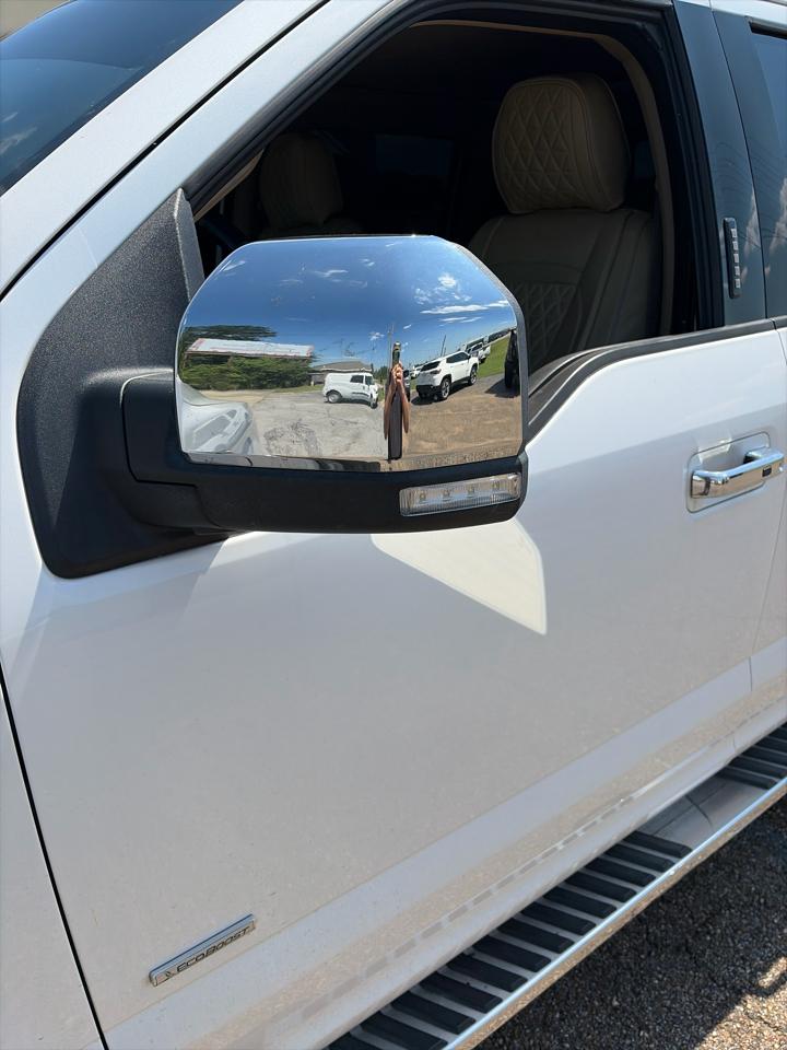 Ford F-150 4WD SuperCrew 157" Lariat w/HD Payload Pkg 2015